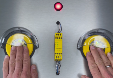 csm_video_thumbnail_two-hand_control-en_07695bb925 csm_video_thumbnail_two-hand_control-en_07695bb925