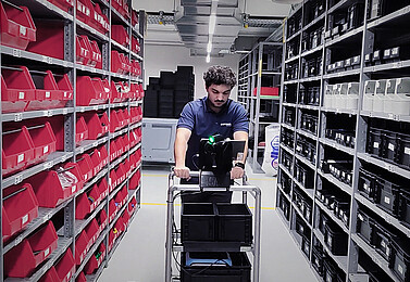 csm_CAPTRON-Solutions-mobiles-Pick-by-Light-System-ISAC-02_c2165bc561